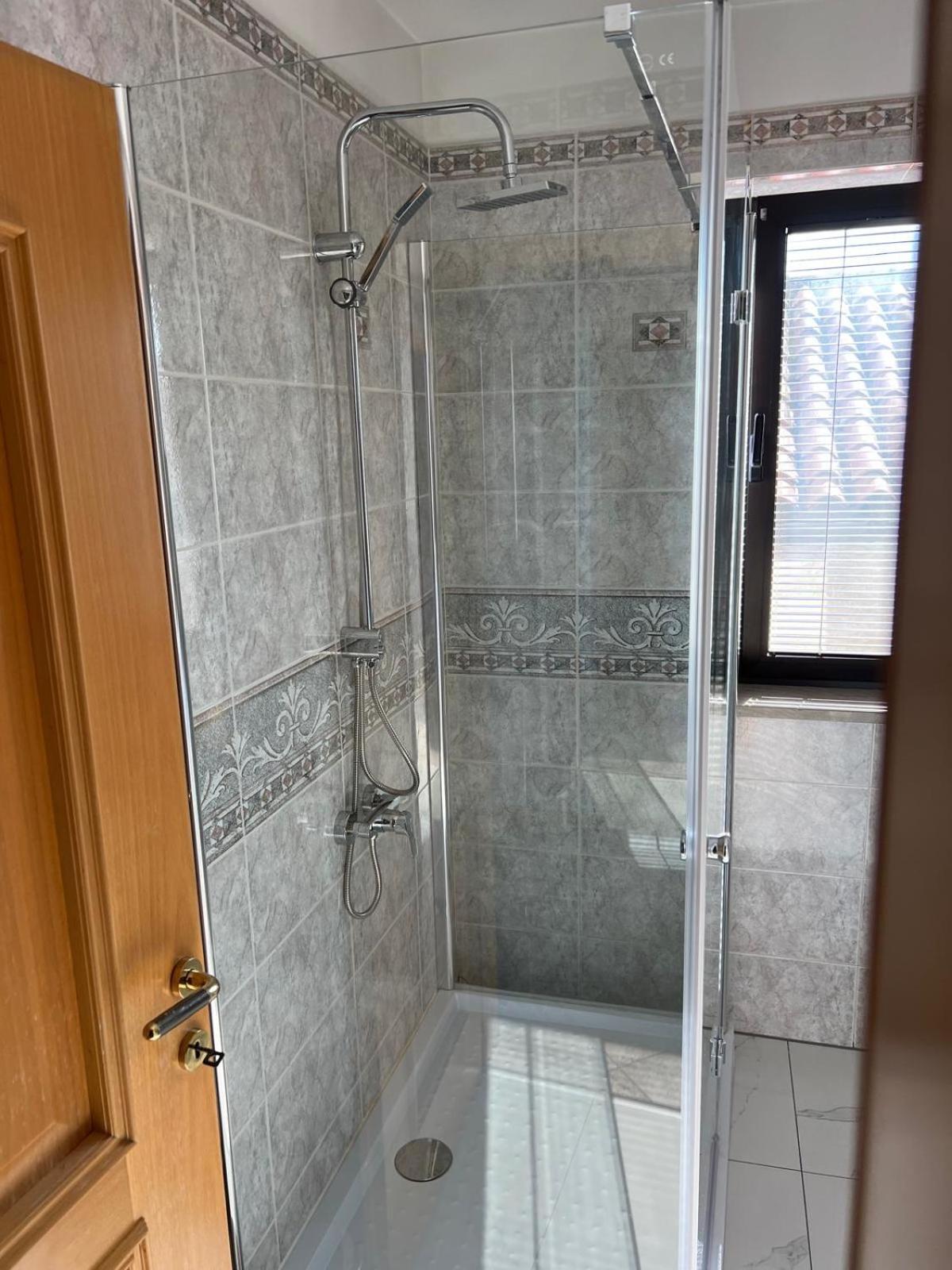 Apartma Mimi Dekani Exteriör bild